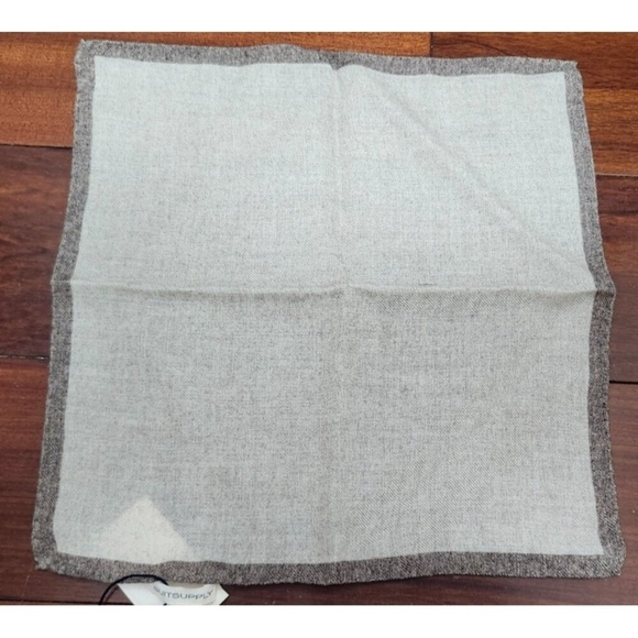 SUIT SUPPLY Pocket Square – Classic Plain Brown 12.5''x 12.5'' - Picture 2 of 8